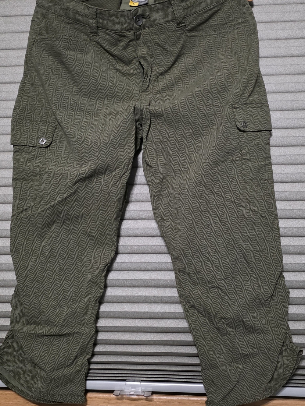 Womens Eddie Bauer Olive Cargo Pants with Herringbone Texture - Utility Style